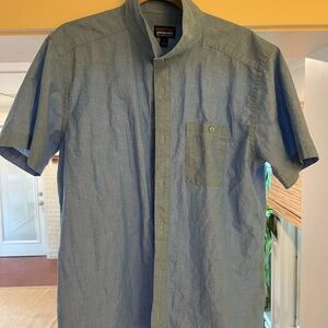 Patagonia men’s go-to shirt Large